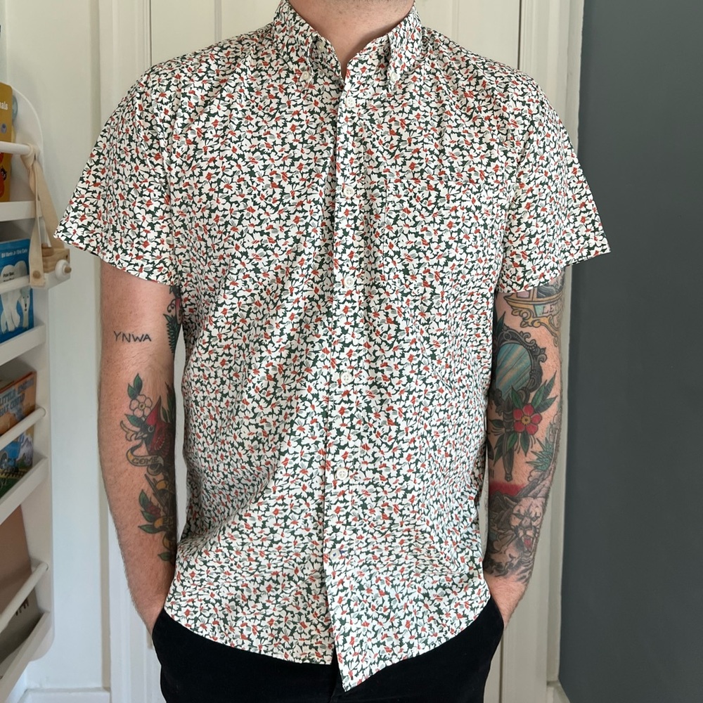 Men’s Medium Gap Floral Print Button-down